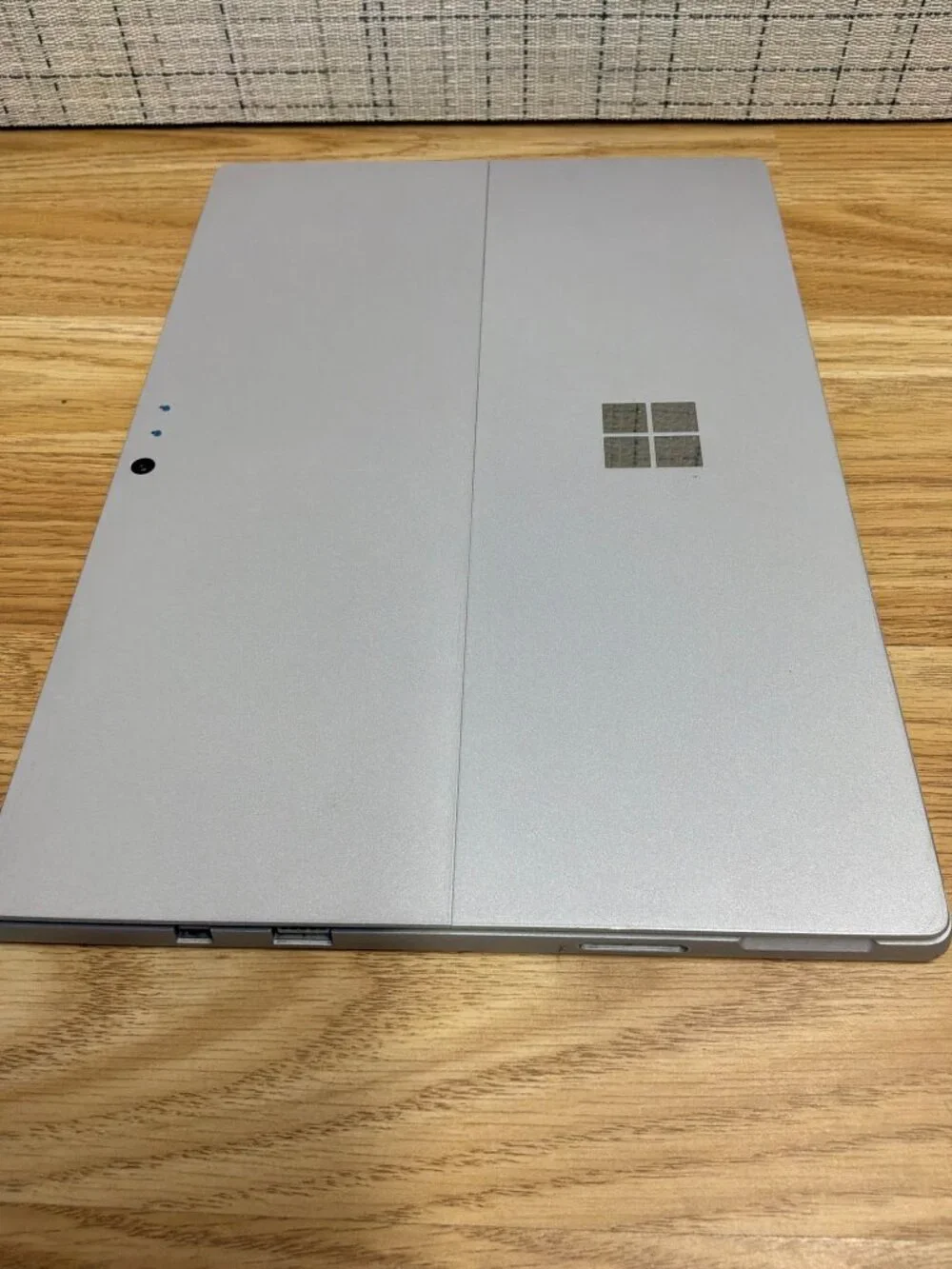 Microsoft Surface Pro 5 i5-7300U 8GB RAM 128GB SSD 12.3